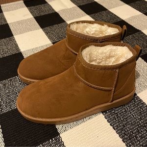 New Womens/Girls Ankle Bootie Size W 5.5/Y 3.5